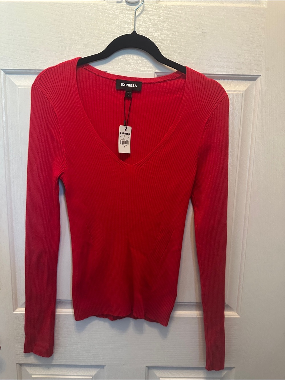 Express Women's Bright Red Ribbed V-Neck Sweater Size Small